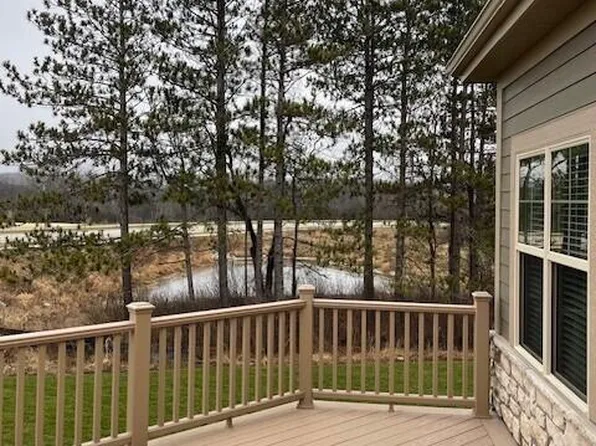 300 Standing Stone DRIVE #1-1, Waukesha, WI 53189