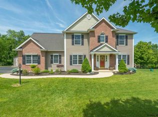 3 E Vale Ct, East Greenbush, NY 12061