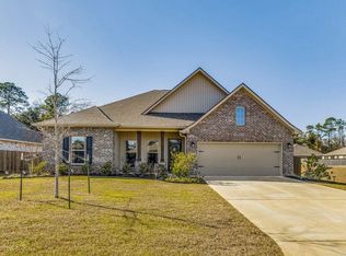 9915 Suwanee Ln, Pensacola, FL 32526