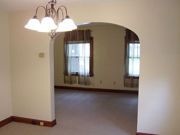 3rd image of 1940 Christie St