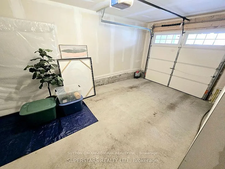 17 Bluegill Cres — Photo 33