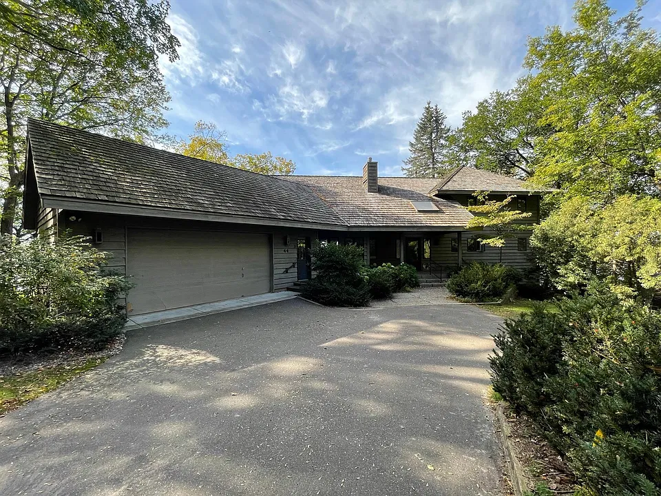 44 Peninsula Rd