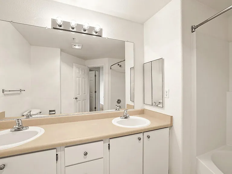 North Ridge Apartments — Photo 23