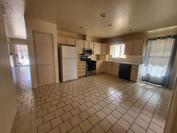 2nd image of 8380 E Leigh Dr Unit A