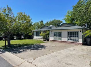 5835 Mountain View Dr, Redding, CA 96003