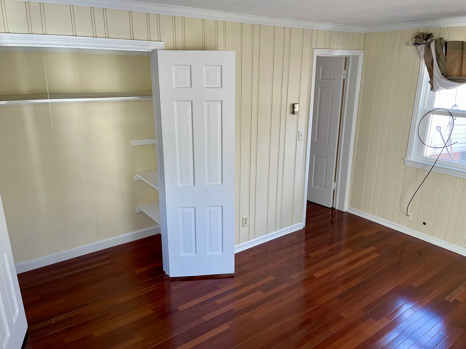 3 bed, 1.5 bath, 1440 sqft, $2,000 — Photo 2