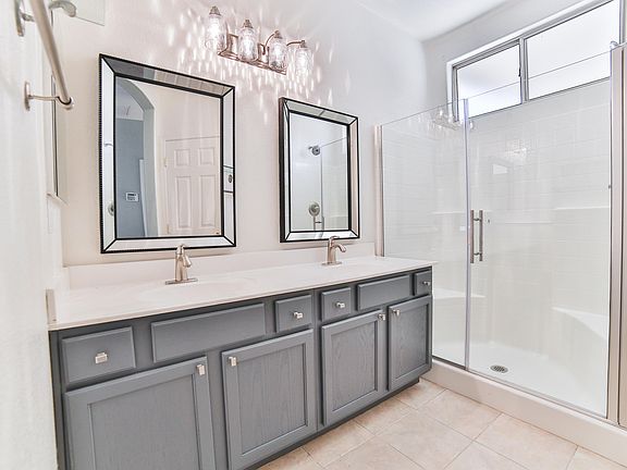 4th image of 1081 E Indigo Dr