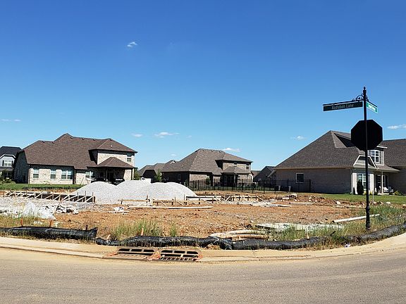 5th image of 2406 Tredwell Ave #165