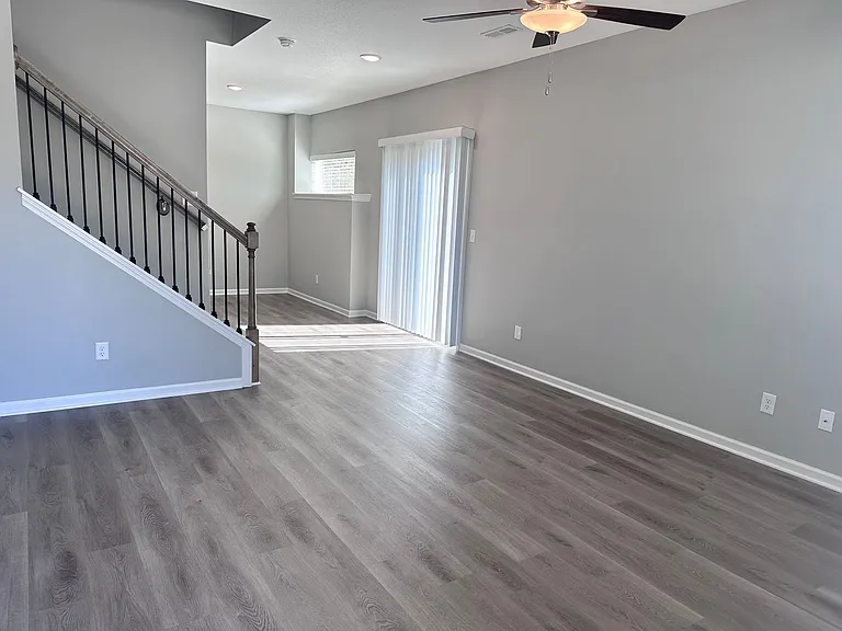 603 Pampas St — Photo 4