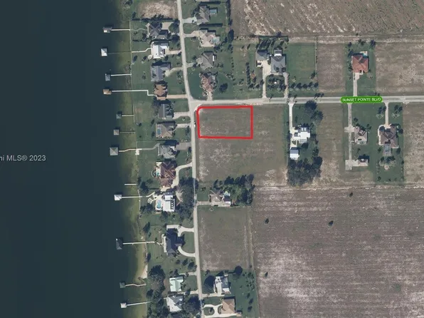 707 Sunset Pointe Dr, Lake Placid, FL 33852