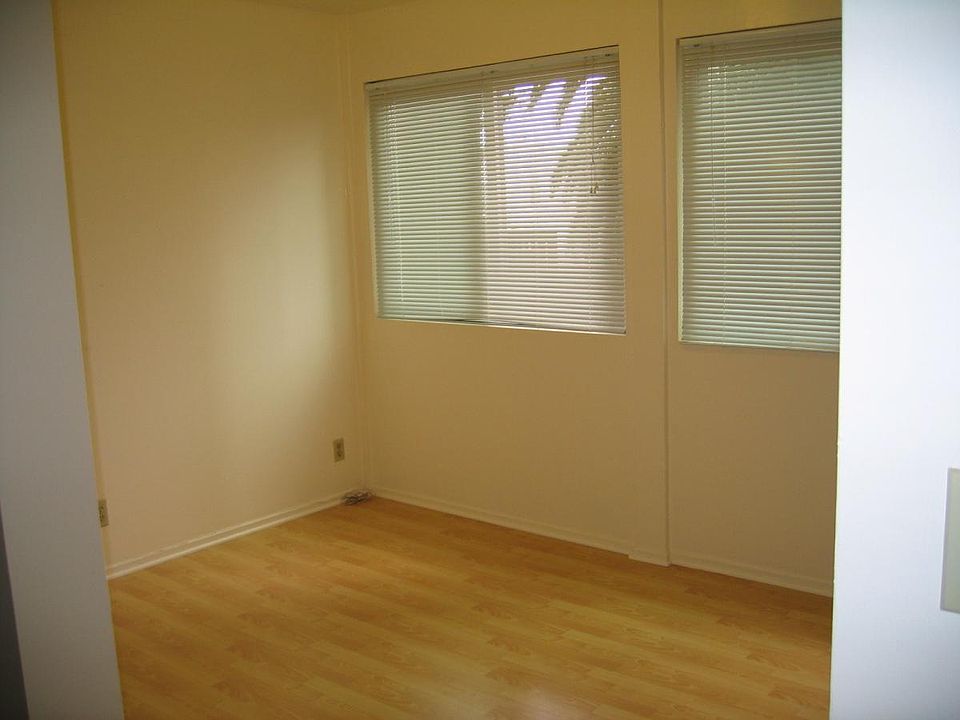 2nd image of 549 16th Ave #A