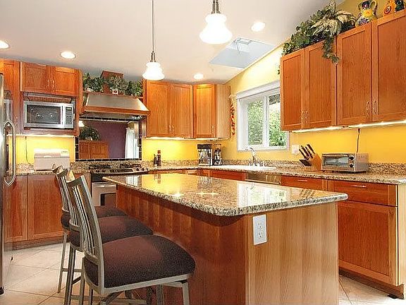 3rd image of 12525 SE 47th Pl