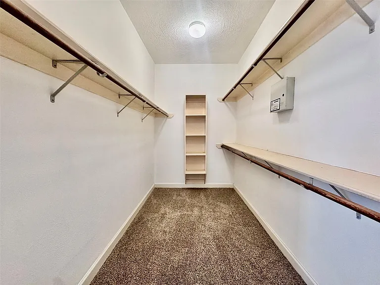 2123 Hollow Reef Cir — Photo 19