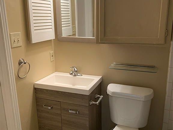 5th image of 2310 Balsam Dr APT B306