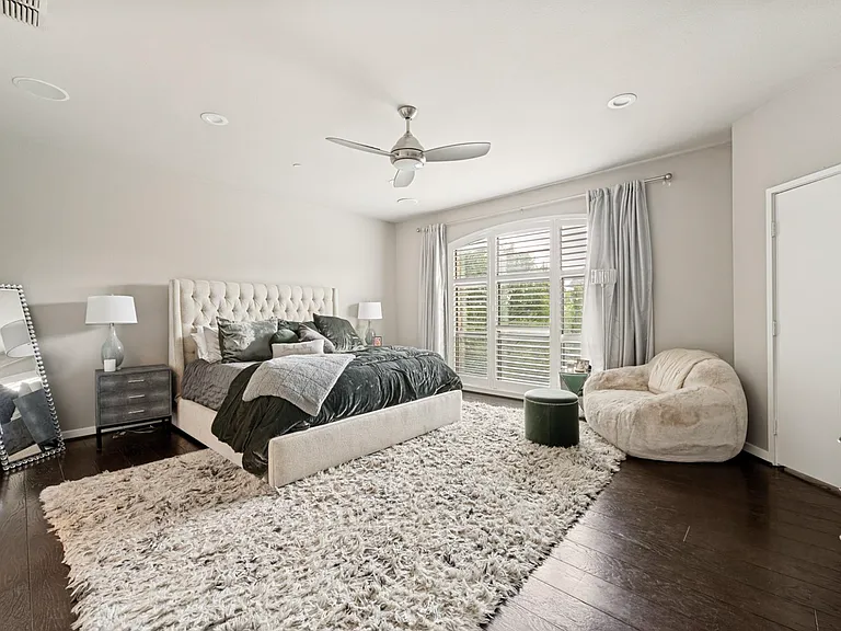3205 State St #10 — Photo 7