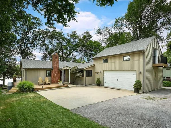 49 Dockside Dr, Lake Tapawingo, MO 64015