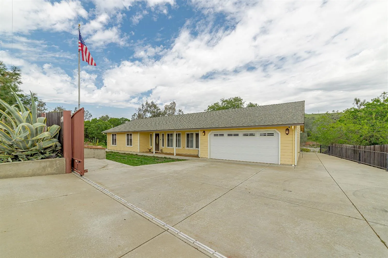 8381 Sparrowk Rd photo 1