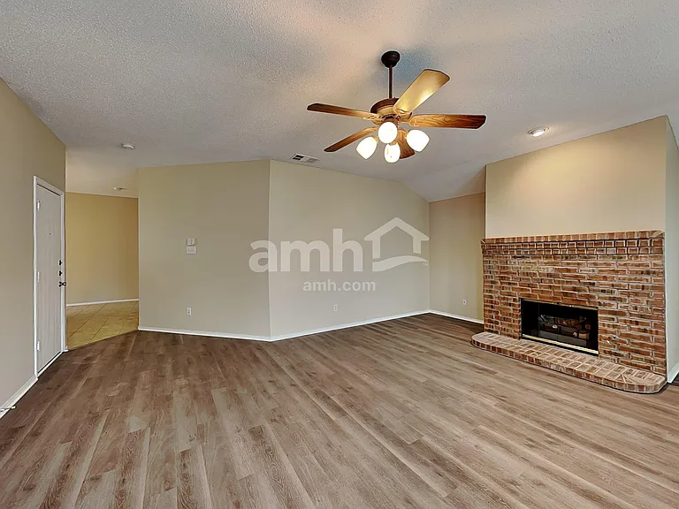 3999 Freedom Ln — Photo 7
