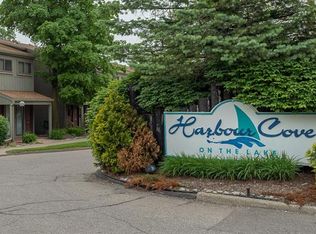 9641 Harbour Cove Ct, Ypsilanti, MI 48197