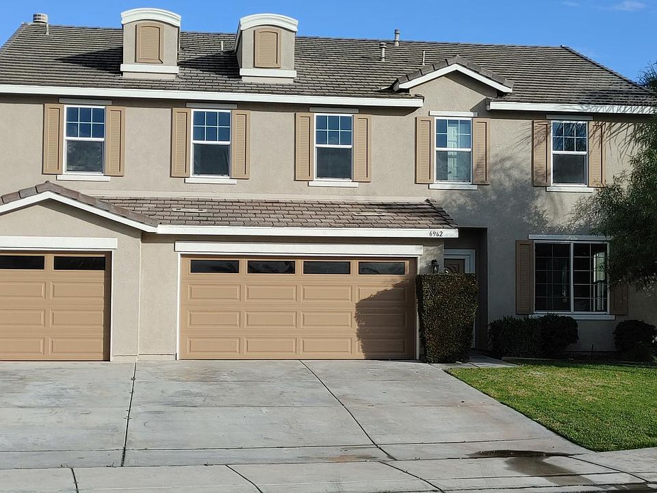Curb appeal home, expansive three car garage