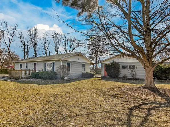 8056 W State St, Rockford, IL 61102