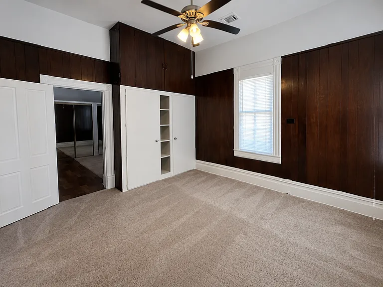 407 Walton St — Photo 9
