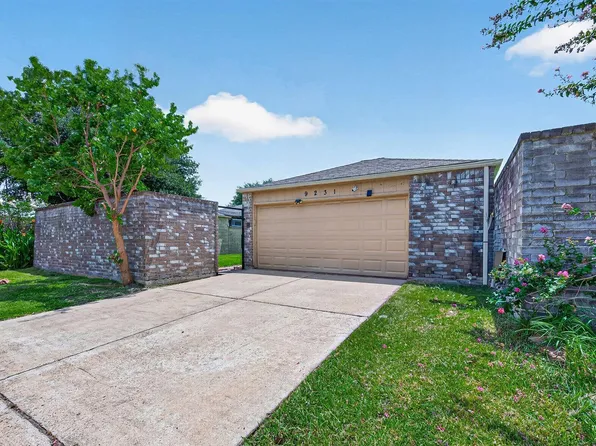 9231 Homeland Dr, Houston, TX 77083
