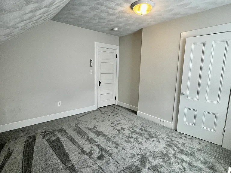 85 Pine St #2 — Photo 10