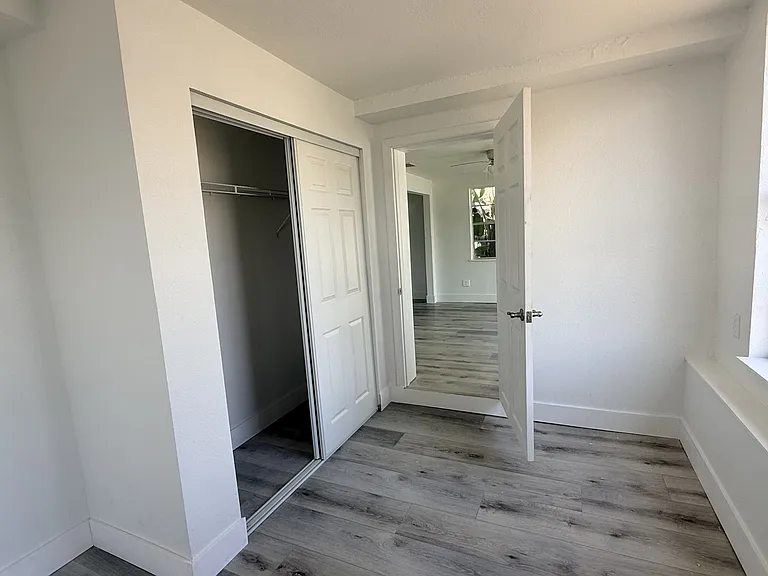 13428 Neptune Dr — Photo 22