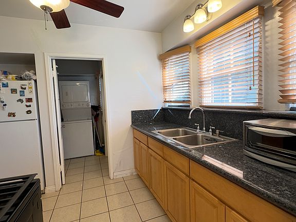 3rd image of 205 W Grand Ave #0