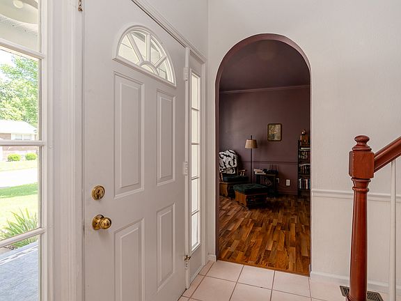 5th image of 36 Edgewood Ln N
