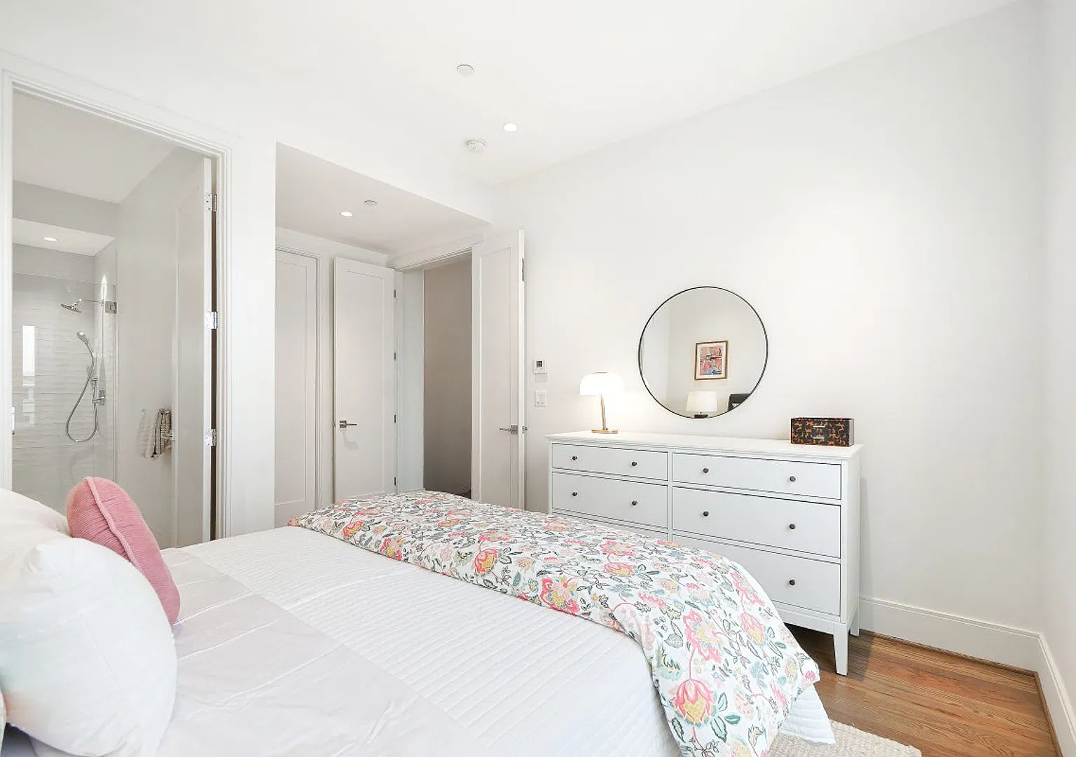 Beautiful 2 Bed, 2.5 Bath Home in Capitol Hill | Private Deck, Modern Kitchen & In-Unit Laundry! — Photo 3