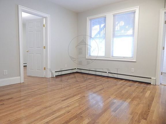 5th image of 20 Henderson St #1