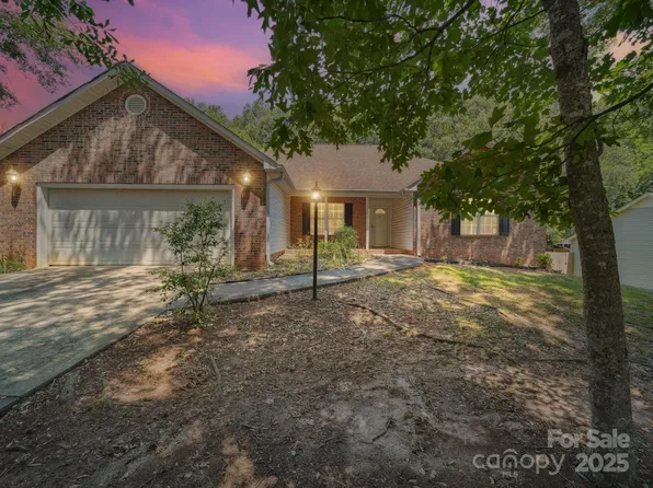 129 Brookshire Dr, Fort Mill, SC 29715