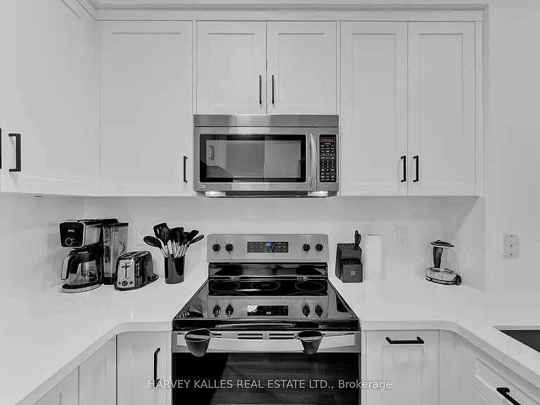 18 Yorkville Ave #1606 — Photo 13