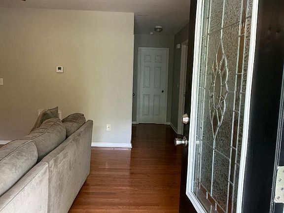 2nd image of 121 Saluda Dr