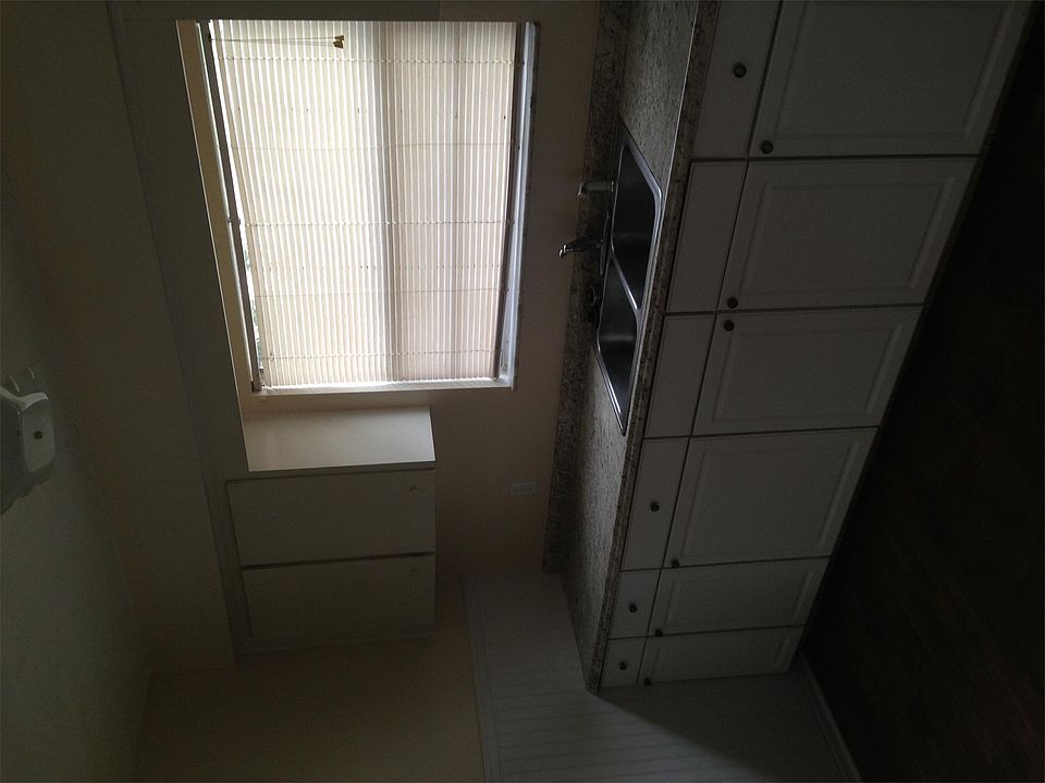 2nd image of 648 1/2 Avenue B NW