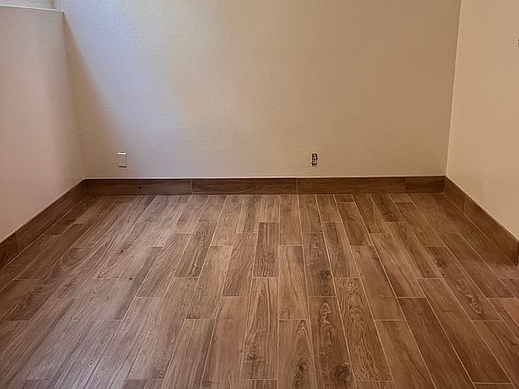 4th image of 3235 N Fruit Ave #E
