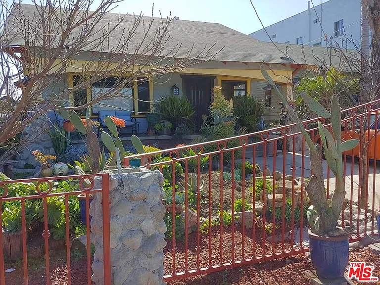 2230 Inez St — Photo 3