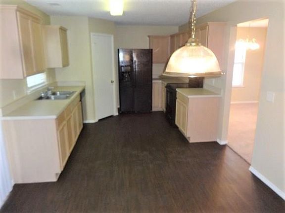 5th image of 814 Breanna Way