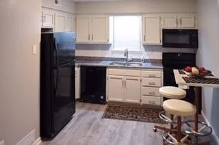 800 NE Ball Dr #A — Photo 3