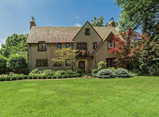 18900 Shelburne Rd, Shaker Heights, OH 44118