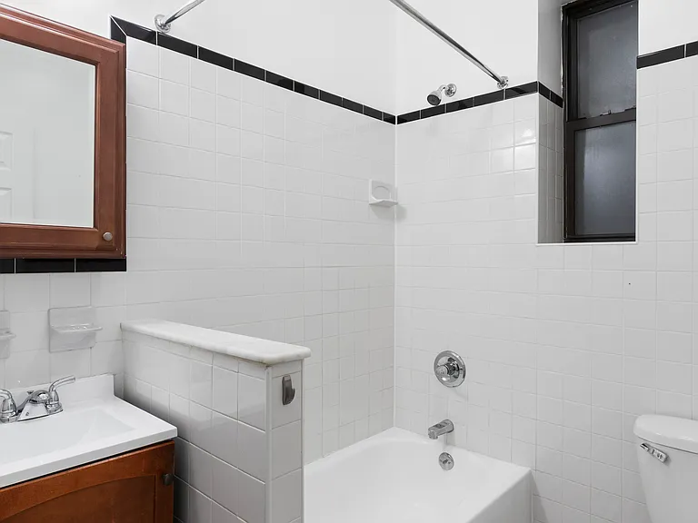 422 E 58th St #1C — Photo 9
