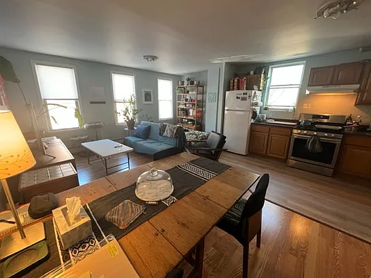 Rented by REALTY QUEST NEW YORK INC | media 2