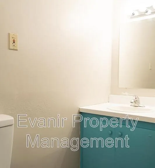 126 N Walnut St — Photo 12