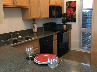 777 Domingo Dr #16, Newport Beach, CA 92660