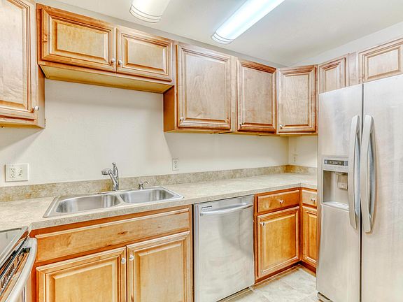 5th image of 252 SW Monroe Cir N APT 4109
