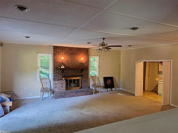 5th image of 379 W Maple Ave