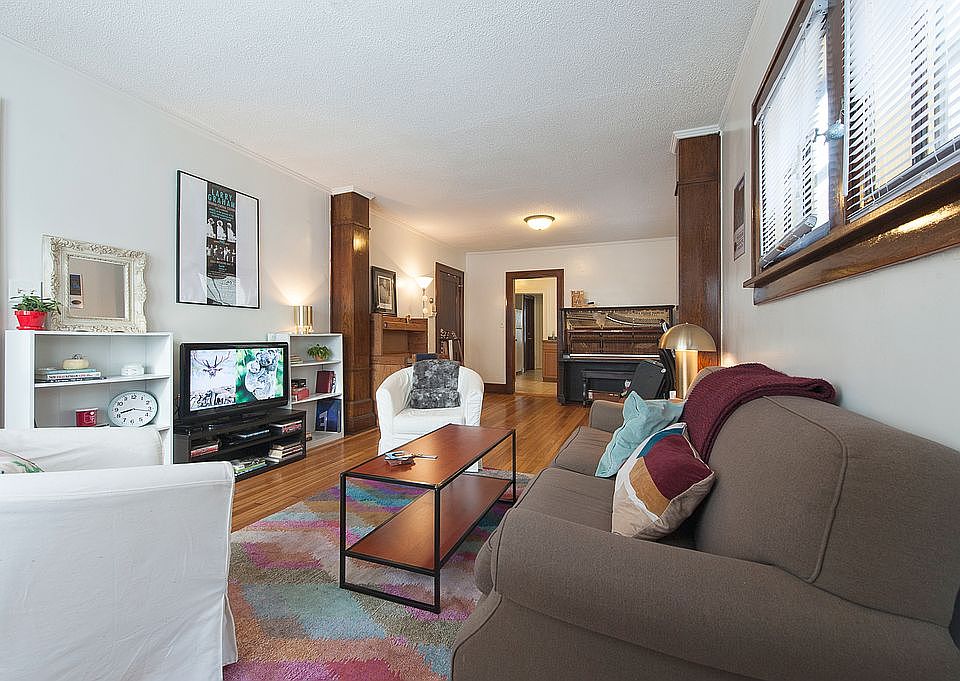 1st image of 2408 Plymouth Ave N APT 2