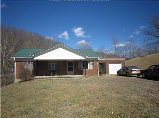 106 Loop Ln, Clendenin, WV 25045